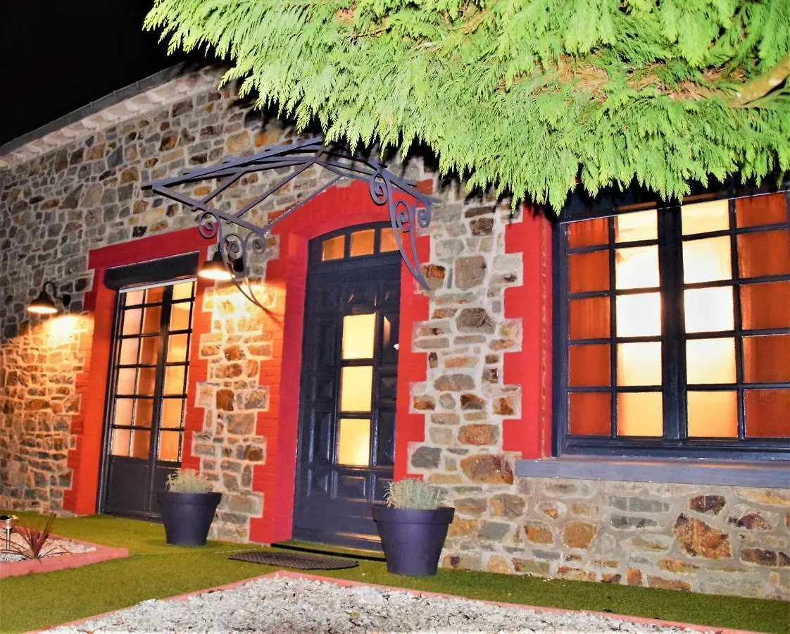 Дом отдыха Cottage Entier Avec Spa Et Sauna Privatif Витре